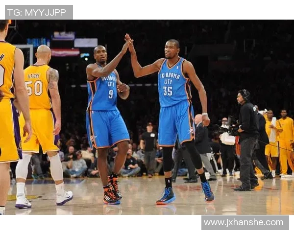 火箭与雷霆激战正酣2月2日178直播精彩瞬间回顾 火箭与雷霆激战正酣2月2日178直播精彩瞬间回顾